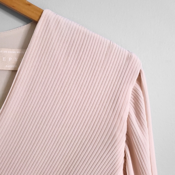 KEEPSAKE THE LABEL Revolve Pink Pleated Surplice Cropped Blouse - Picture 5 of 10